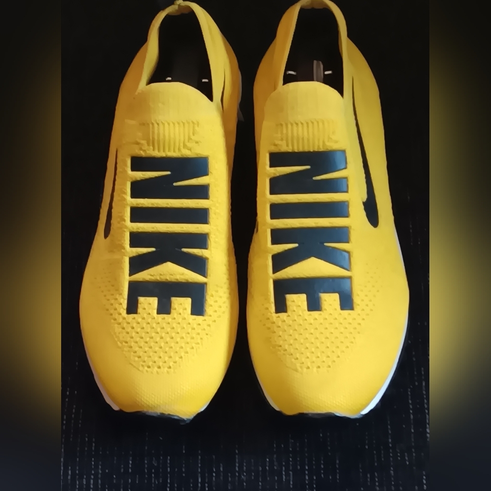 EUC Nike Women's Yellow Running Shoes Sz 45